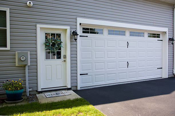 24/7 Emergency Garage Door Panel Replacement experts in Fayette, IA